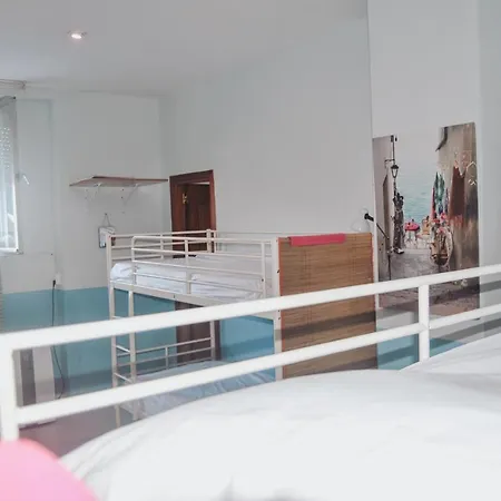 Beach And Center Backpackers Hostel *